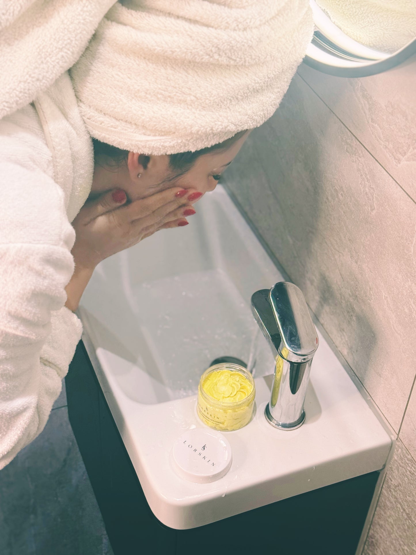 Facial foaming cleanser